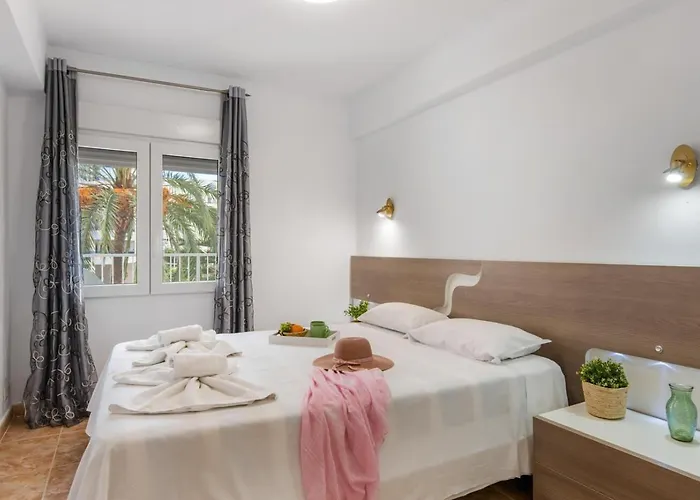 Penyon - Plusholidays Apartment *